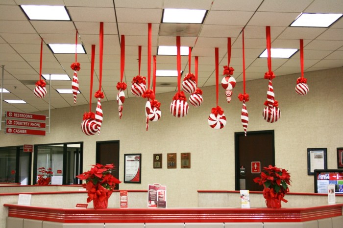 Office decoration christmas themes