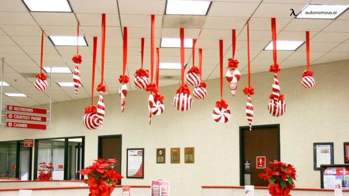 Office decoration christmas themes