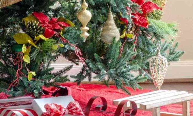 Christmas tree decoration ideas gold and red